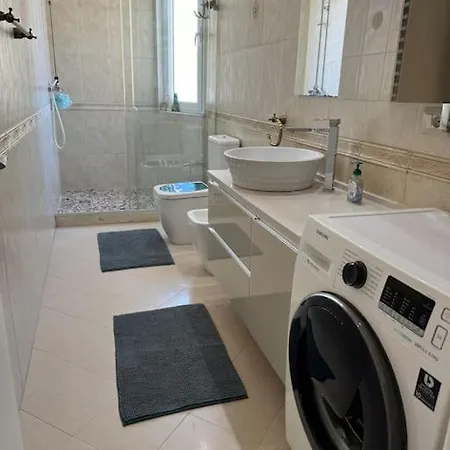 Apartman Leos *