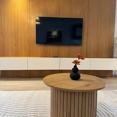 Apartment Leos